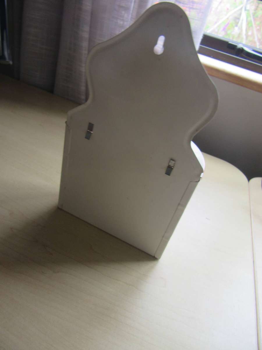 FOR THE FARMHOUSE KITCHEN OR COLLECTOR - VINTAGE SALT CONTAINER - ASPER SCAN