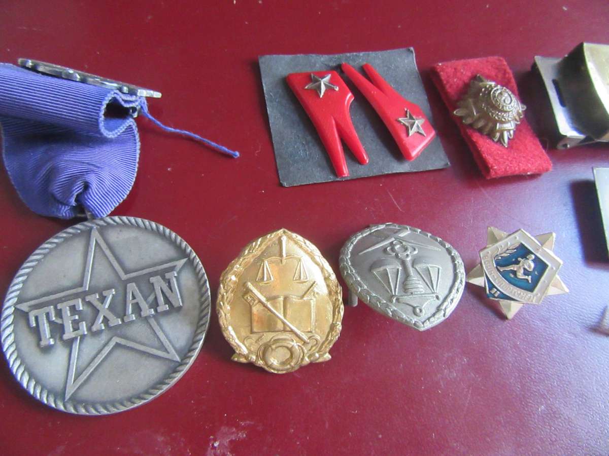 23 VARIOUS MILITARY ITEMS - AS PERSCAN - BID PER ITEM