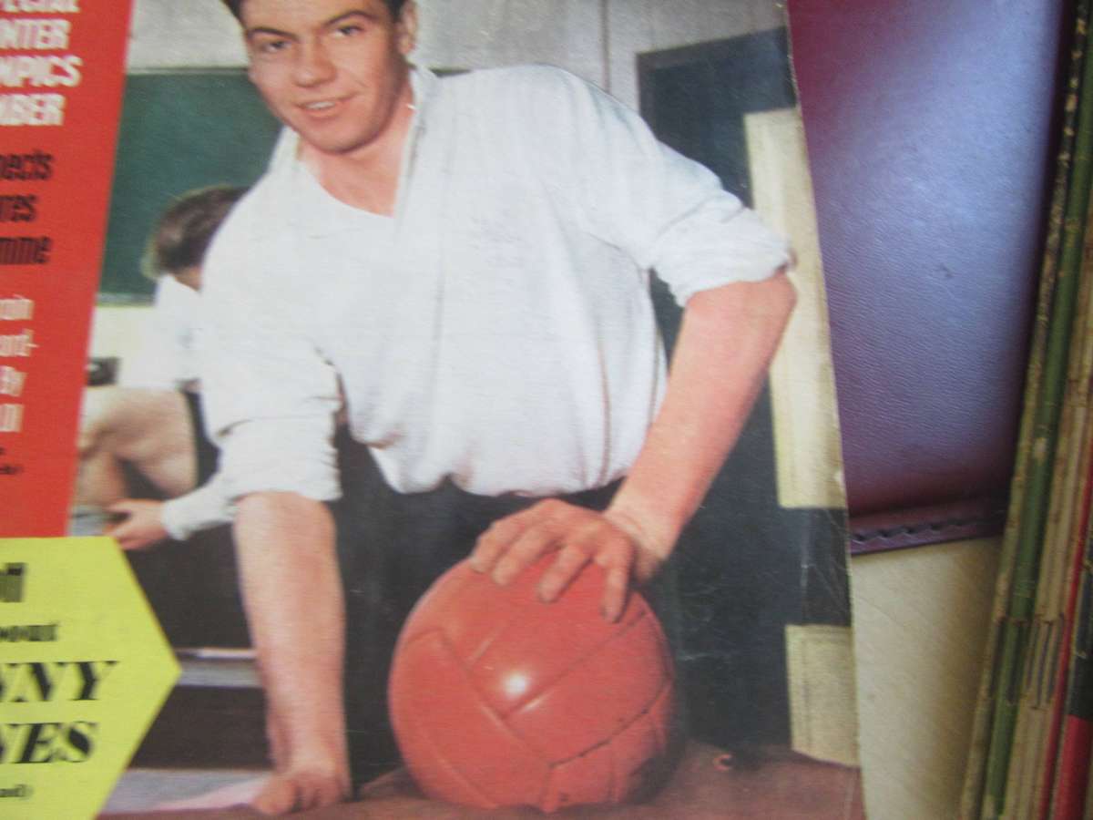 WORLD SPORTS MAGAZINE - JANUARY 1/6 1956- LD