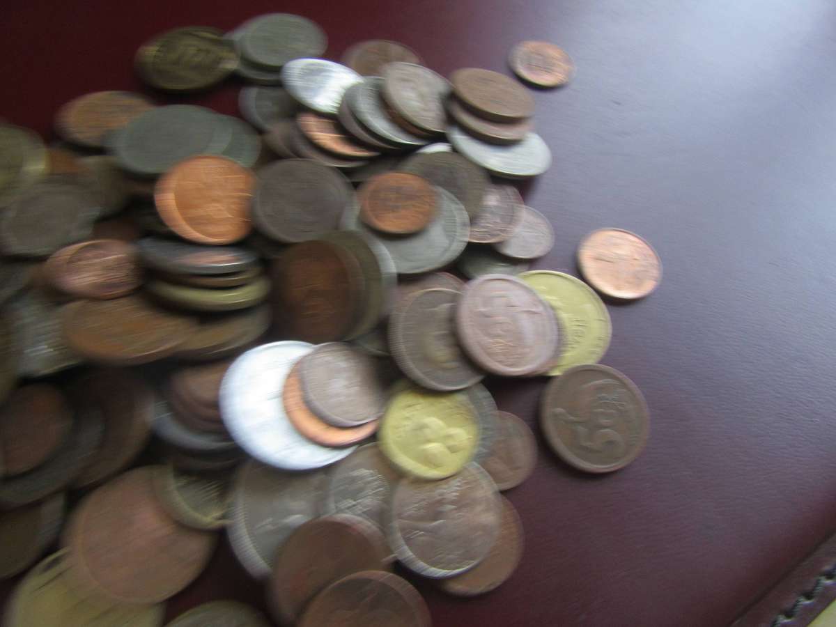 GOOD START FOR THE BEGINNER -175 LOCAL OR INTERNATIONAL COINS- AS PER SCAN - BID PER COIN - CO3