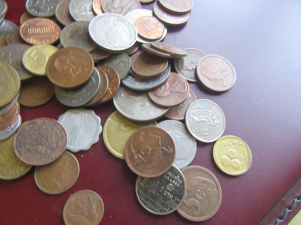 GOOD START FOR THE BEGINNER -175 LOCAL OR INTERNATIONAL COINS- AS PER SCAN - BID PER COIN - CO3