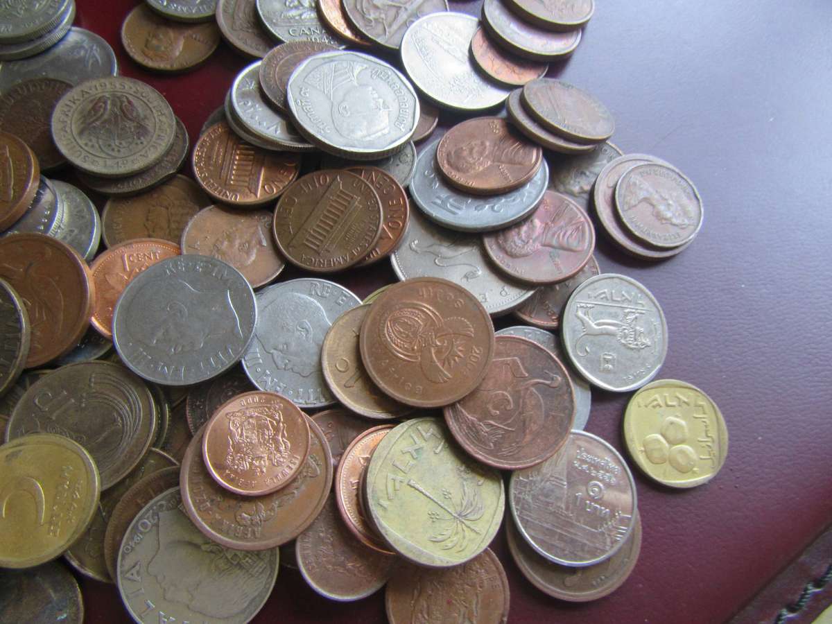 GOOD START FOR THE BEGINNER -175 LOCAL OR INTERNATIONAL COINS- AS PER SCAN - BID PER COIN - CO3