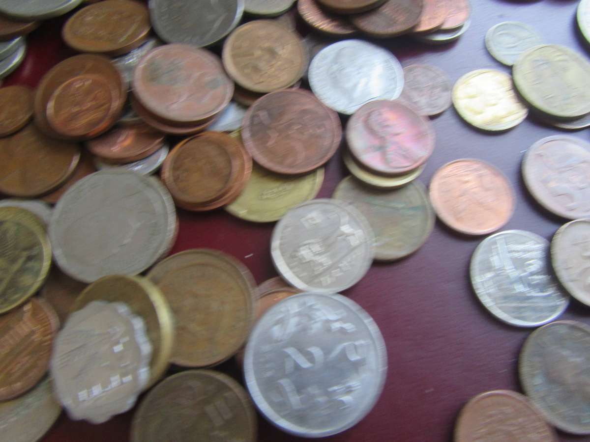GOOD START FOR THE BEGINNER -175 LOCAL OR INTERNATIONAL COINS- AS PER SCAN - BID PER COIN - CO3