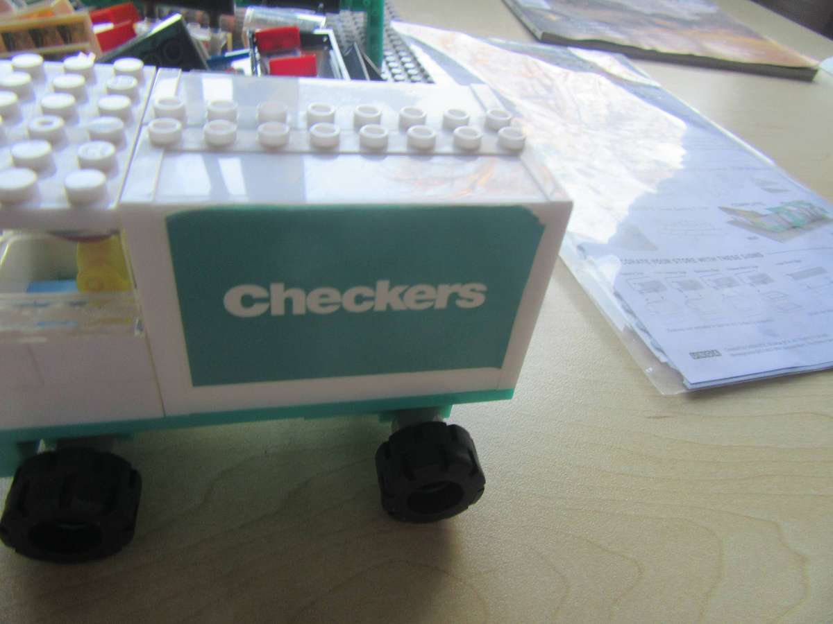START PLAYING AGAIN - DESIGN AND BUILD CHECKER'S LITTLE SHOP - AS PER SCAN - 80 VARIOUS PIECES- BID