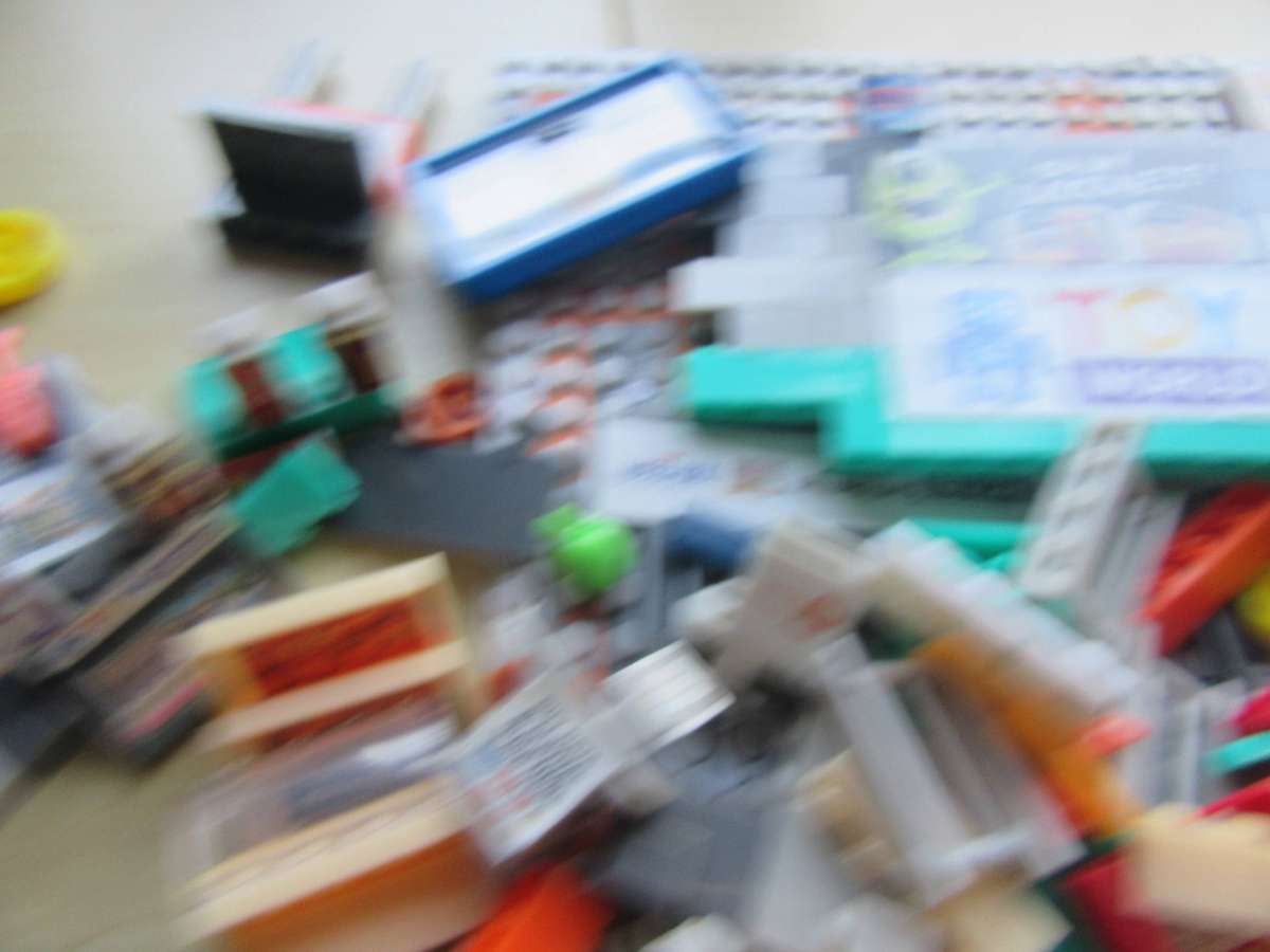 START PLAYING AGAIN - DESIGN AND BUILD CHECKER'S LITTLE SHOP - AS PER SCAN - 80 VARIOUS PIECES- BID
