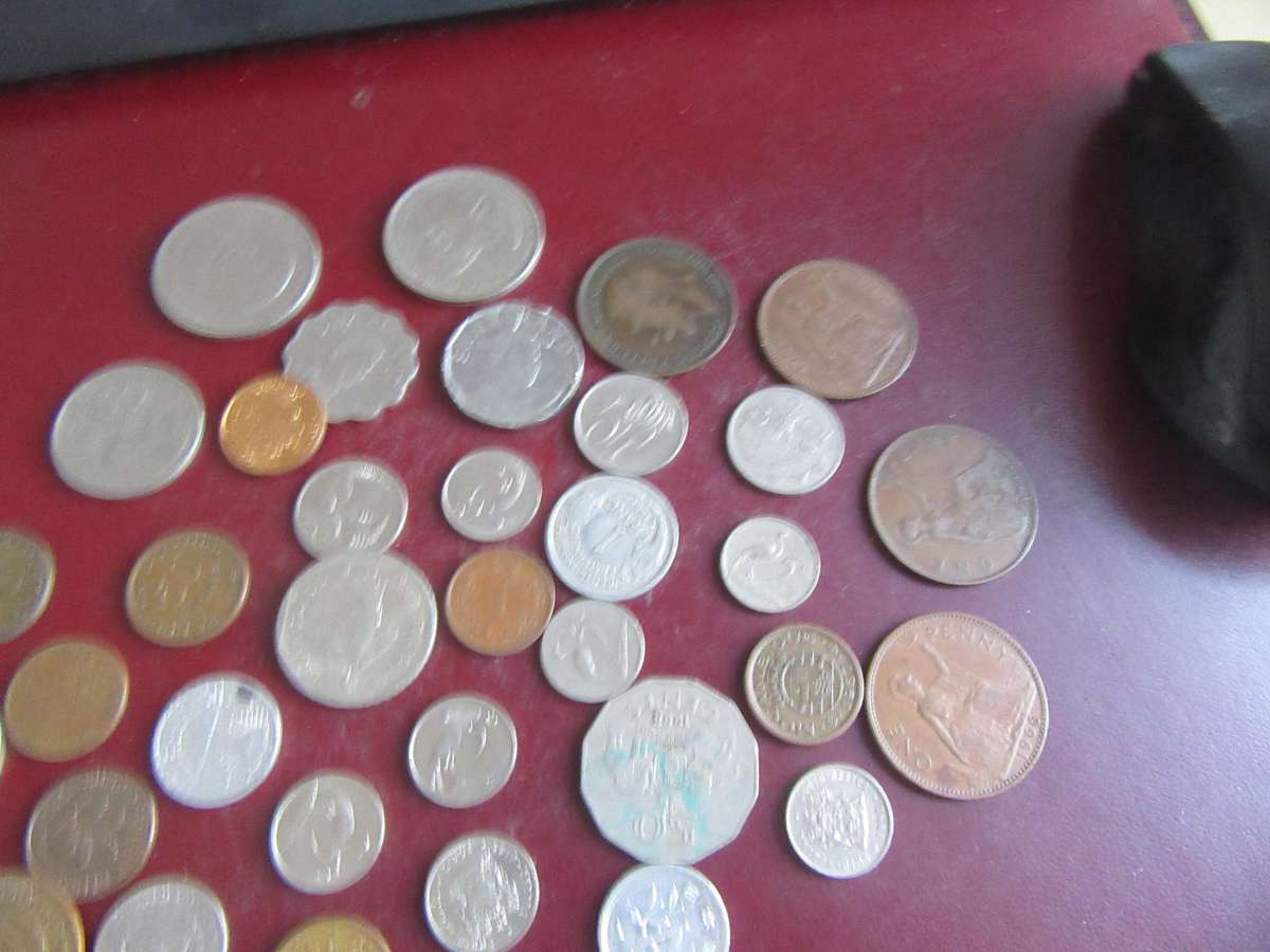 GOOD START FOR THE BEGINNER - 35WORLD COINS INCL. RSA COINS - BID PER COIN -LOT28