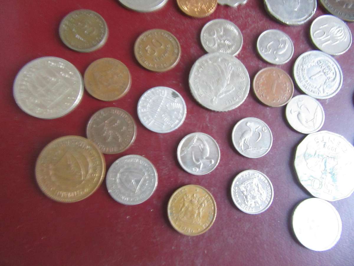 GOOD START FOR THE BEGINNER - 35WORLD COINS INCL. RSA COINS - BID PER COIN -LOT28