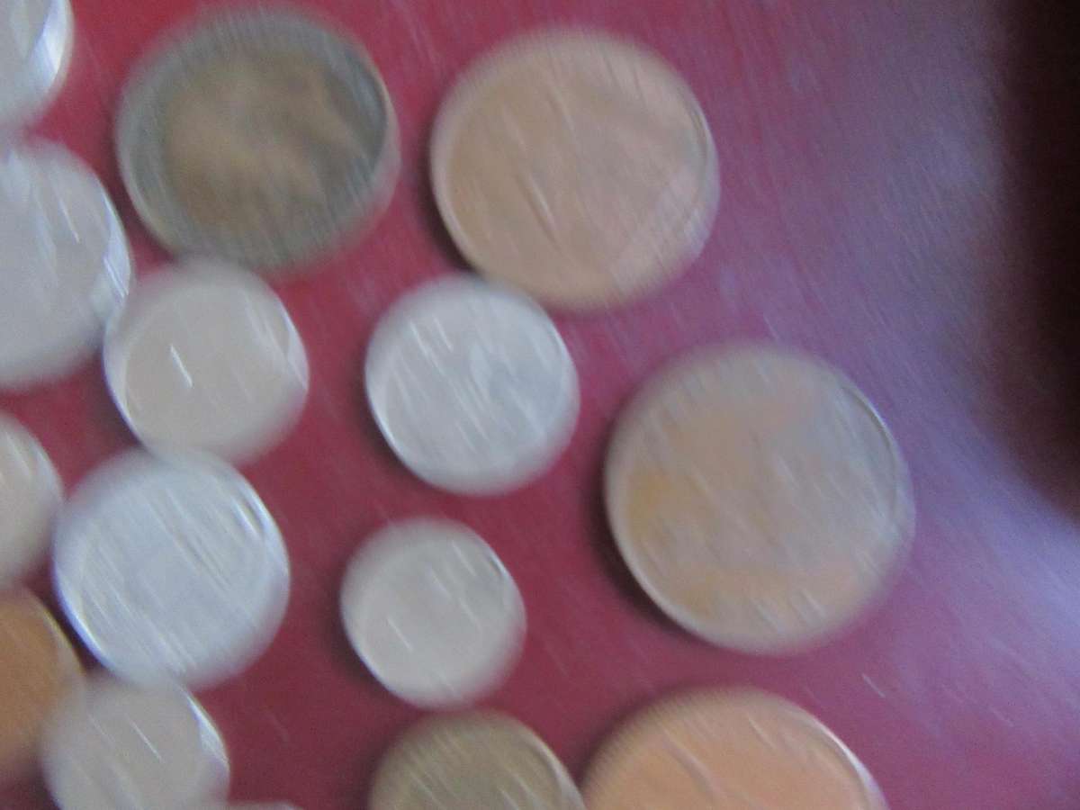 GOOD START FOR THE BEGINNER - 35WORLD COINS INCL. RSA COINS - BID PER COIN -LOT28