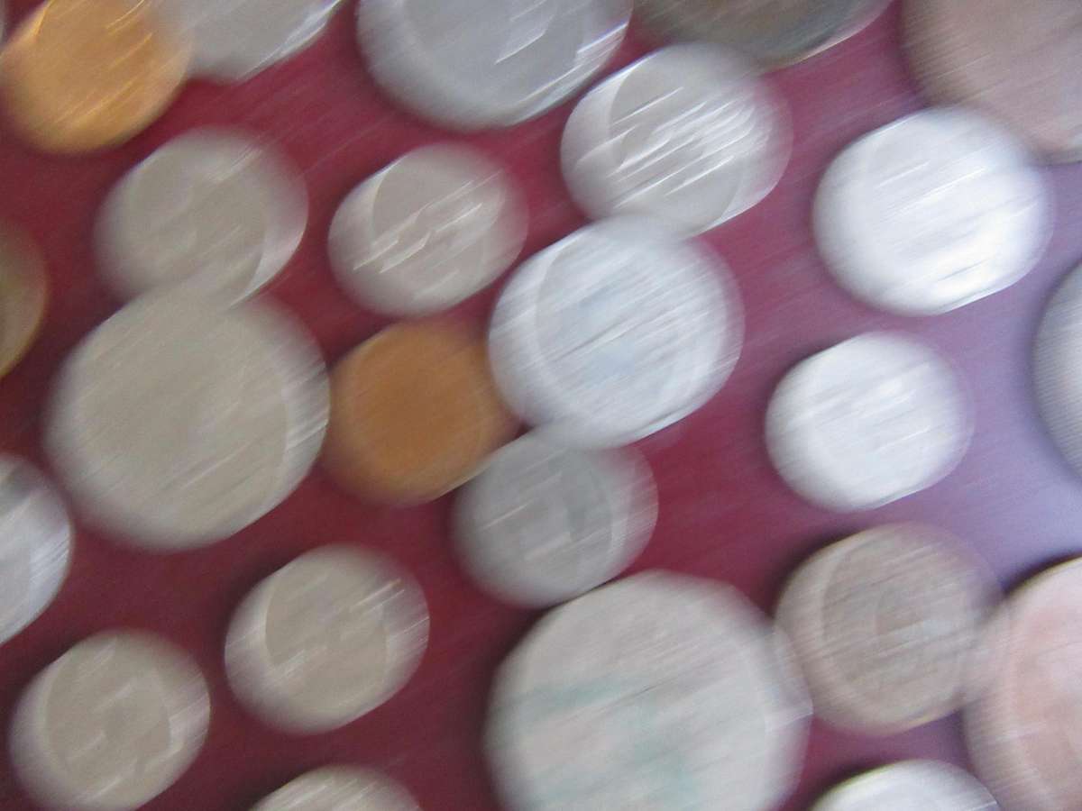 GOOD START FOR THE BEGINNER - 35WORLD COINS INCL. RSA COINS - BID PER COIN -LOT28