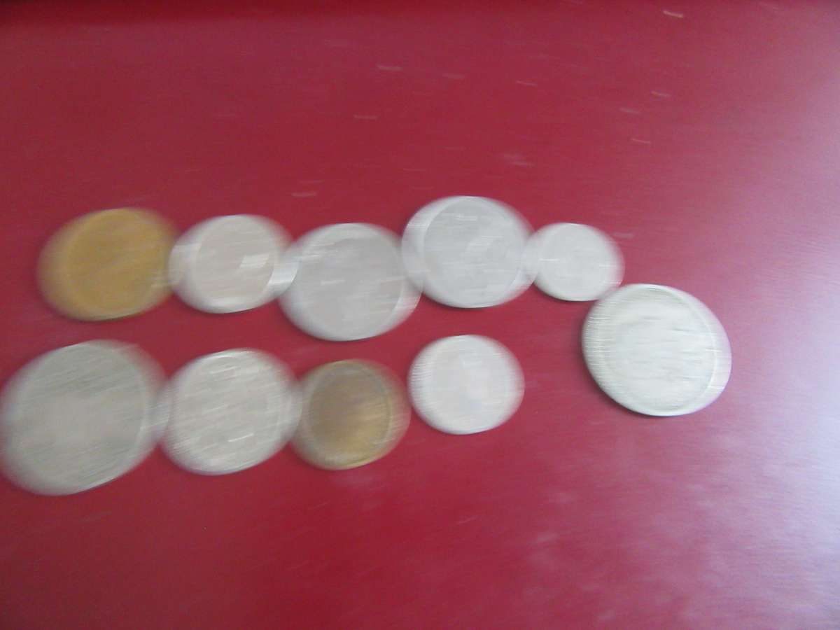 GOOD START FOR THE BEGINNER - 10 INTERNATIONAL COINS - AS PER SCAN- CO3