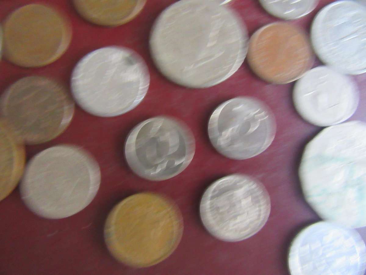 GOOD START FOR THE BEGINNER - 35WORLD COINS INCL. RSA COINS - BID PER COIN -LOT28