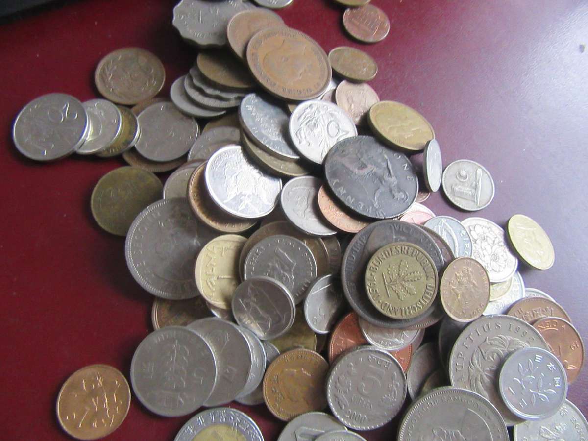 GOOD START FOR THE BEGINNER280ORLD COINS INCL. RSACOINS - AS PER SCAN - LOT44