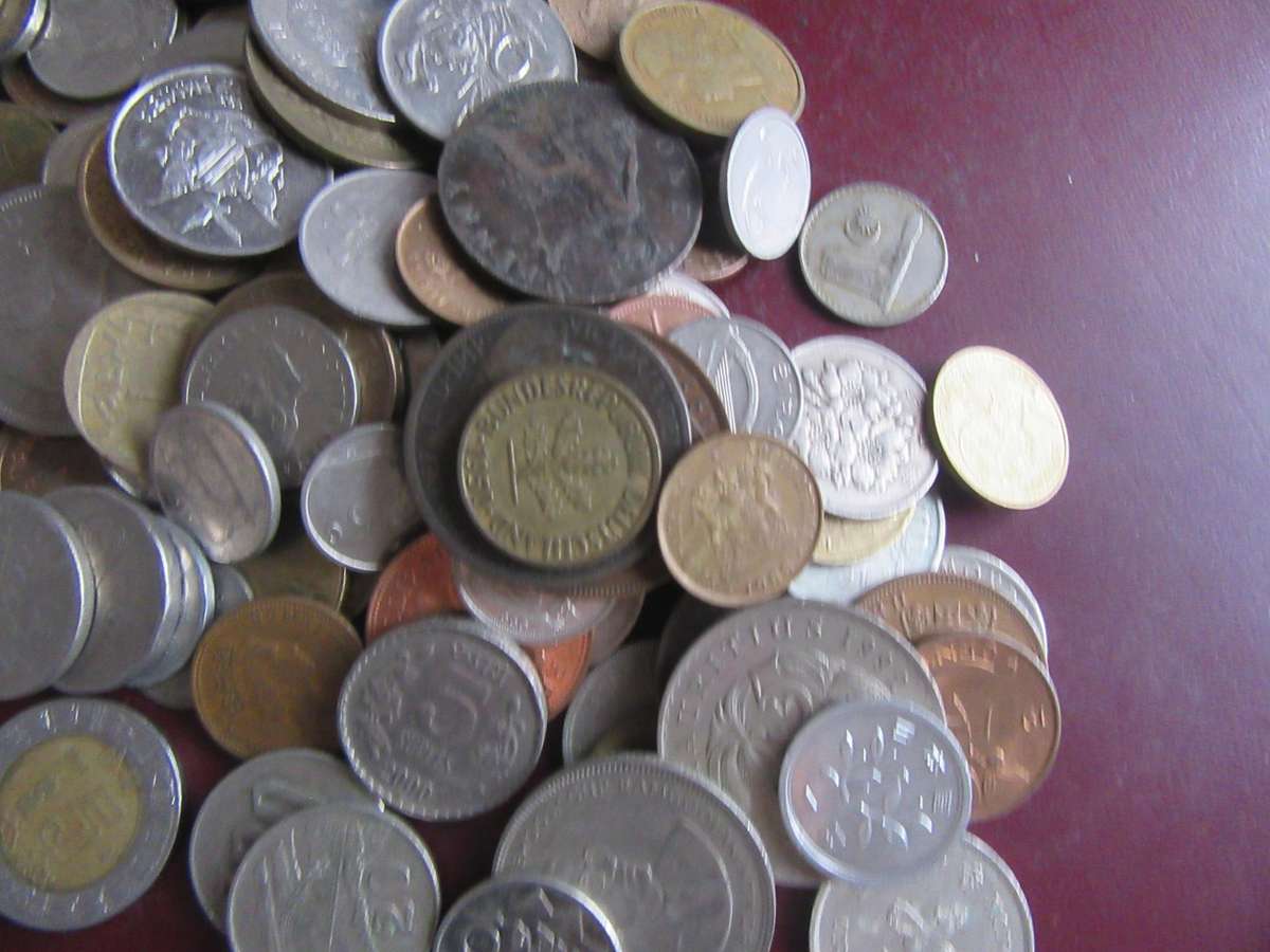 GOOD START FOR THE BEGINNER280ORLD COINS INCL. RSACOINS - AS PER SCAN - LOT44