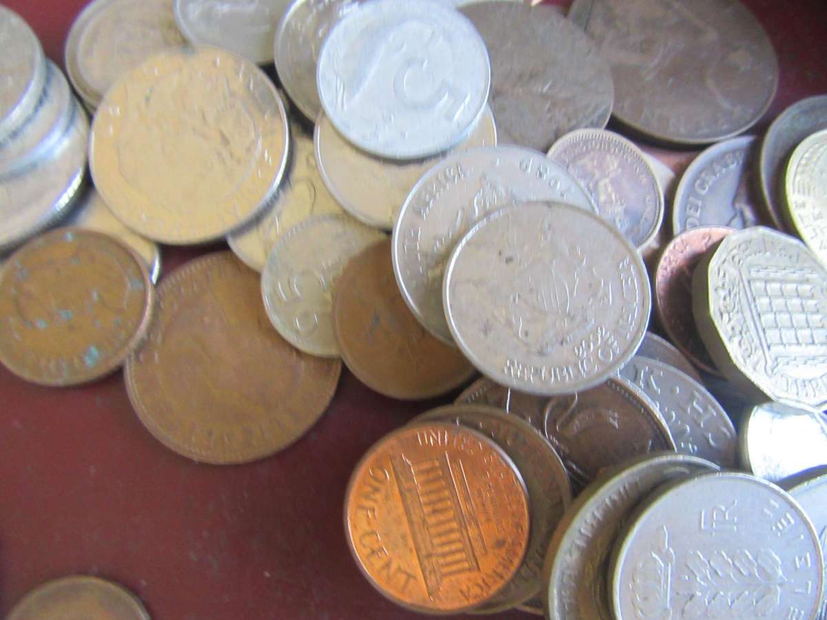 GOOD START FOR THE BEGINNER -250 WORLD COINS INCL. RSA COINS - AS PER SCAN - BID PER COIN - LOT 42