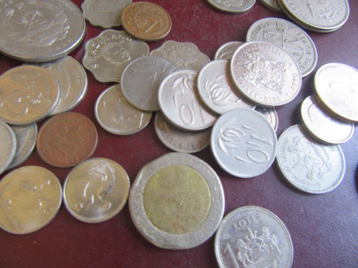 GOOD START FOR THE BEGINNER - 40 WORLD COINS INCL.RSA COINS - AS PER SCAN - BID PER COIN - LOT 25A