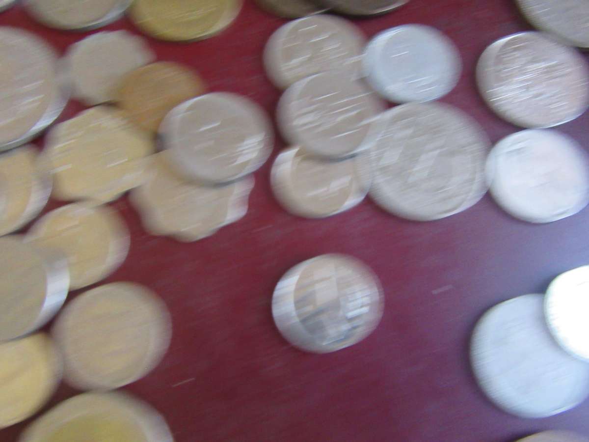 GOOD START FOR THE BEGINNER - 40 WORLD COINS INCL.RSA COINS - AS PER SCAN - BID PER COIN - LOT 25A