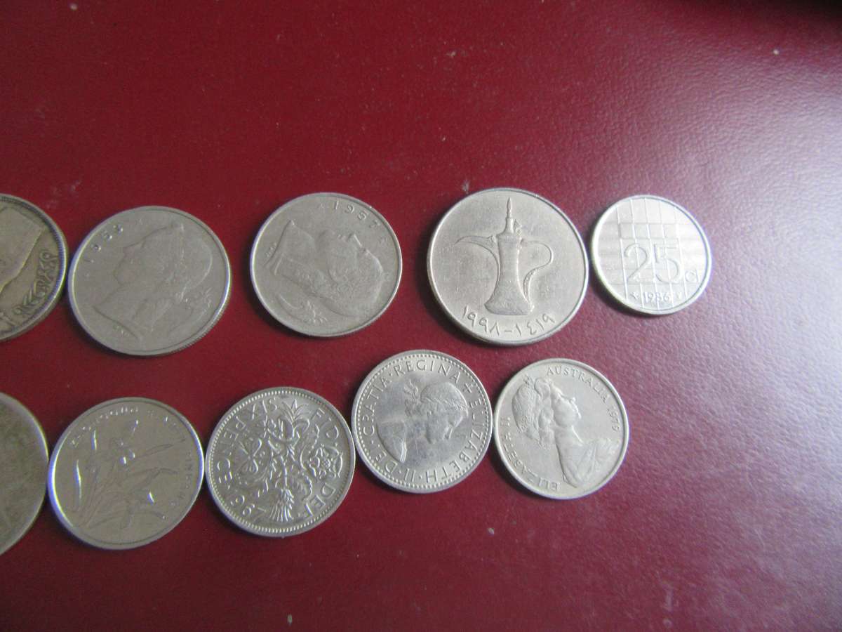 GOOD START FOR THE BEGINNER - 10 INTERNATIONAL COINS - AS PER SCAN - CO0