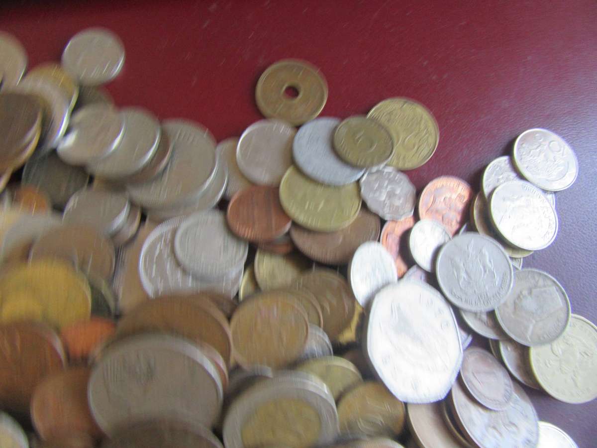 GOOD START FOR THE BEGINNER - 400 WORLD COINS INCL. RSA COINS - AS PER SCAN - BID PER COIN - LOT43