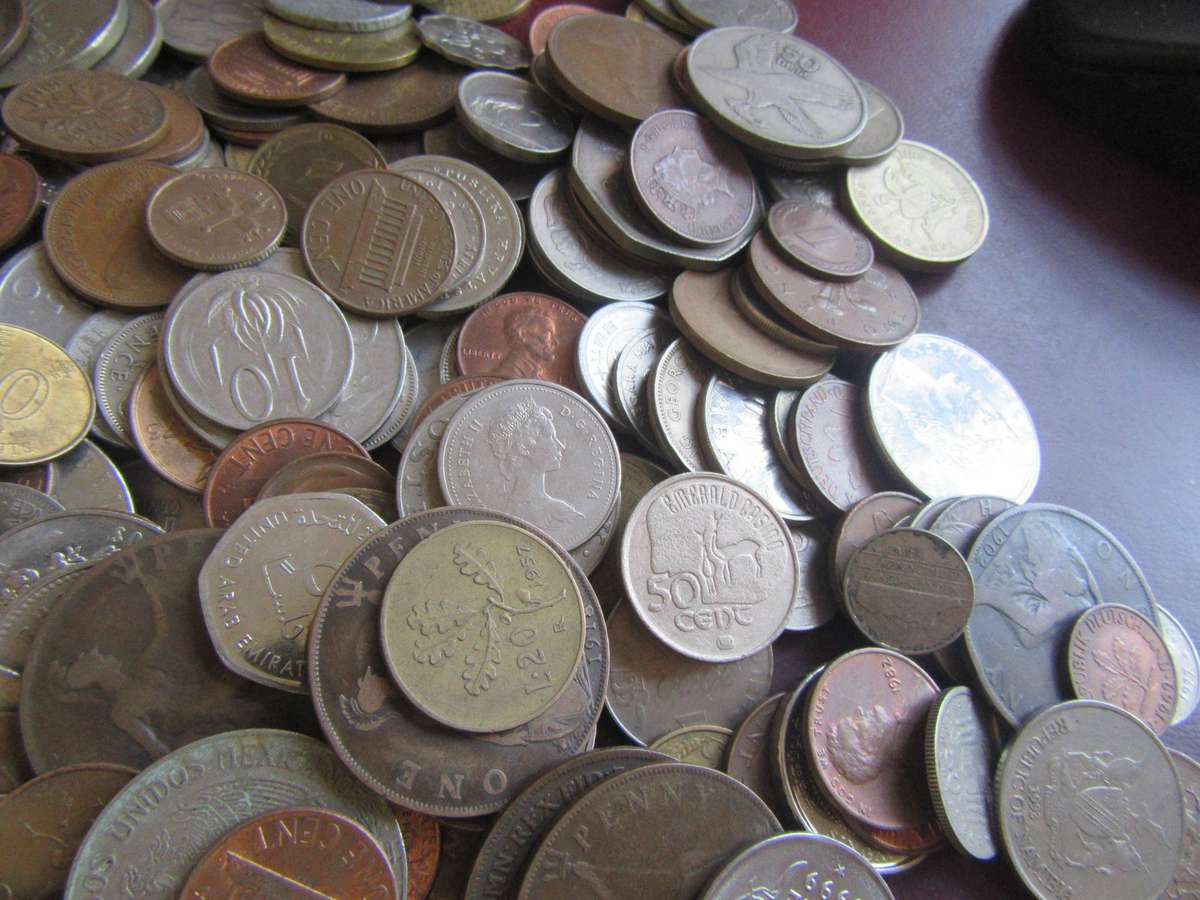 GOOD START FOR THE BEGINNER - 400 WORLD COINS INCL. RSA COINS - AS PER SCAN - BID PER COIN - LOT43