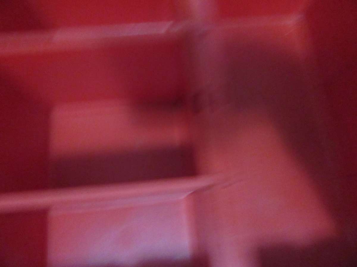 560LEGO BRICKS/PLATES INCL. CARRY CASE- AS PER SCAN - BID PER ITEM