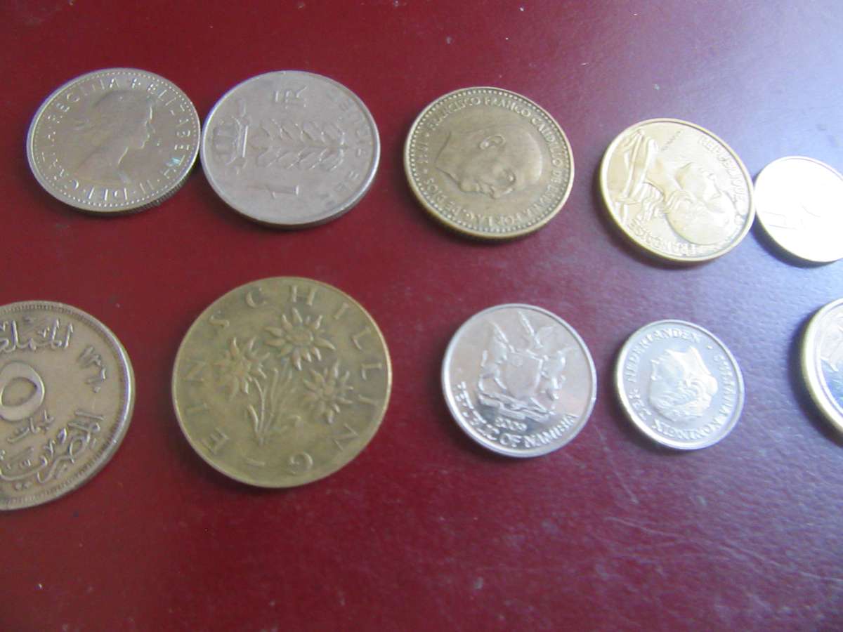 GOOD START FOR THE BEGINNER - 10INTERNATIONAL COINS - AS PER SCAN - CO46