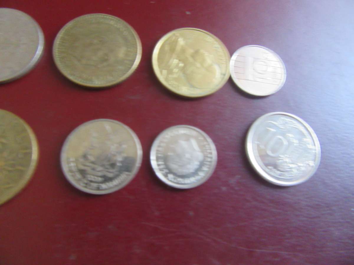 GOOD START FOR THE BEGINNER - 10INTERNATIONAL COINS - AS PER SCAN - CO46