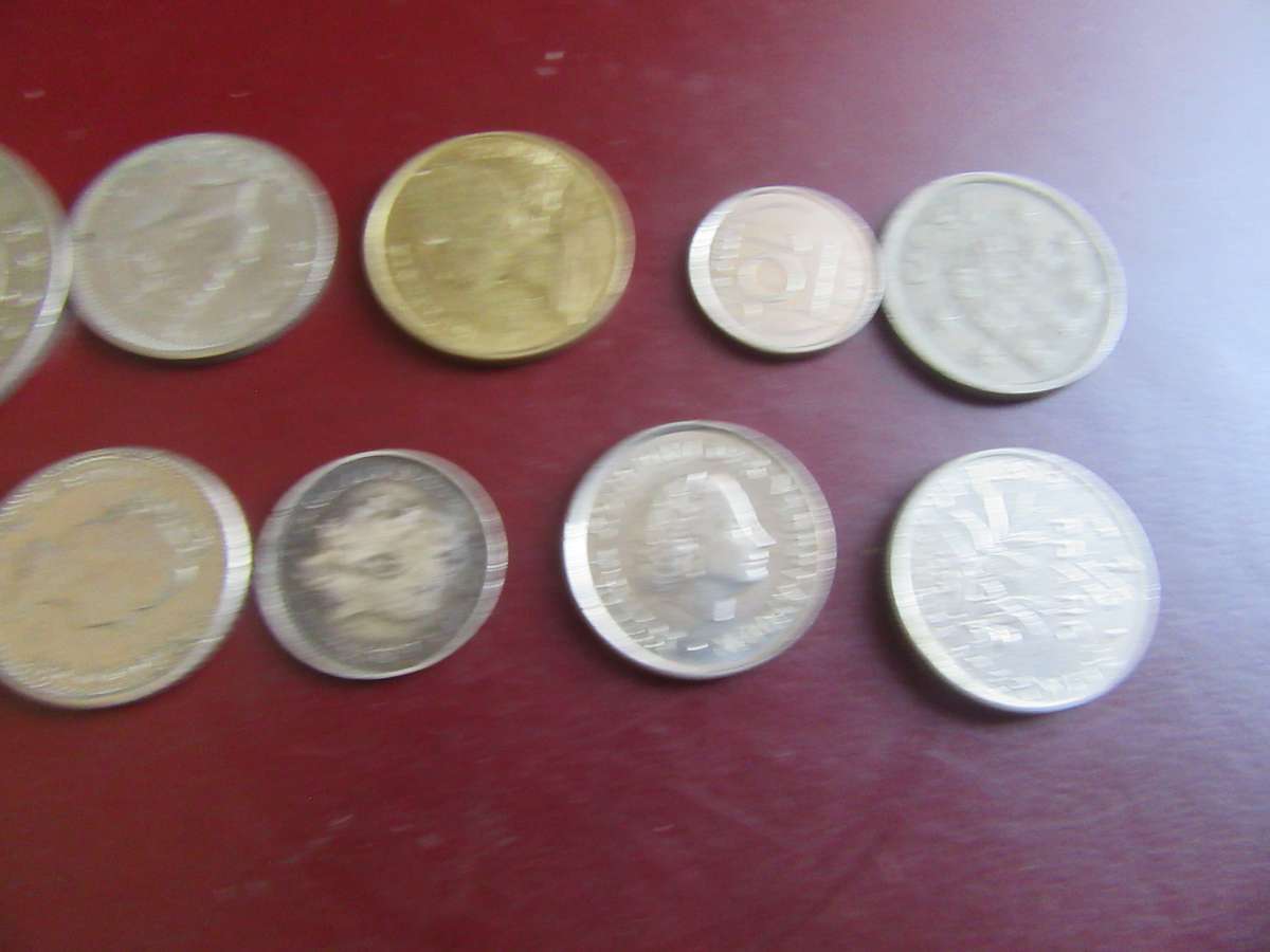 GOODSTART FOR THE BEGINNER - 10IMTERNATIONAL COINS - AS PER SCAN - CO45