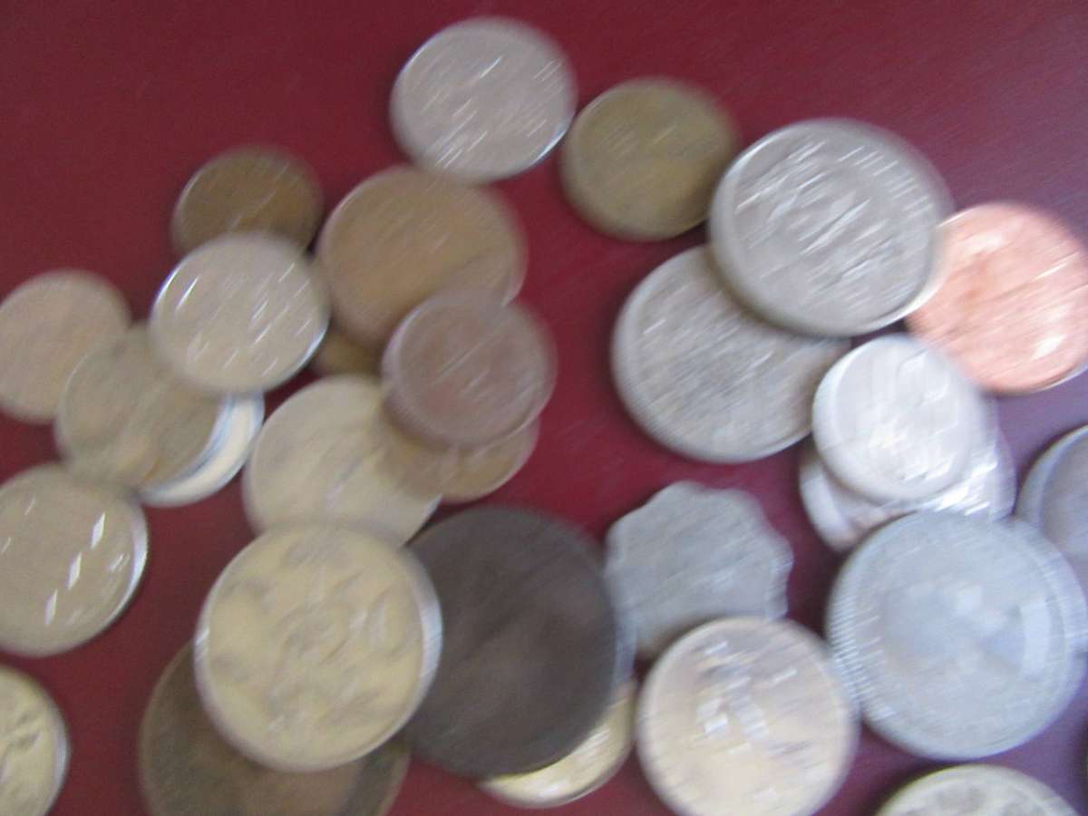 GOOD START FOR THE BEGINNER - 120 WORLD COINSINCL. RSA COINS - AS PER SCAN - LOT9 - BID PER COIN