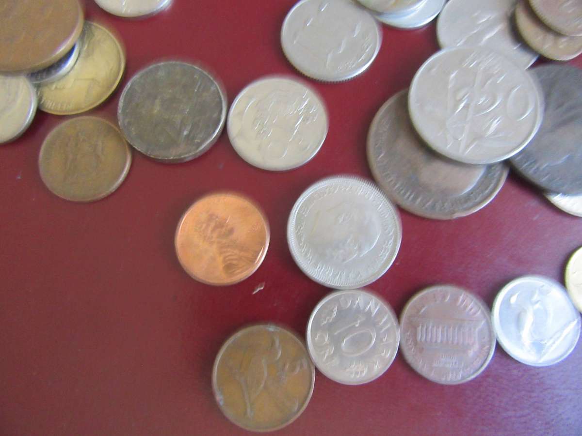 GOOD START FOR THE BEGINNER - 120 WORLD COINSINCL. RSA COINS - AS PER SCAN - LOT9 - BID PER COIN