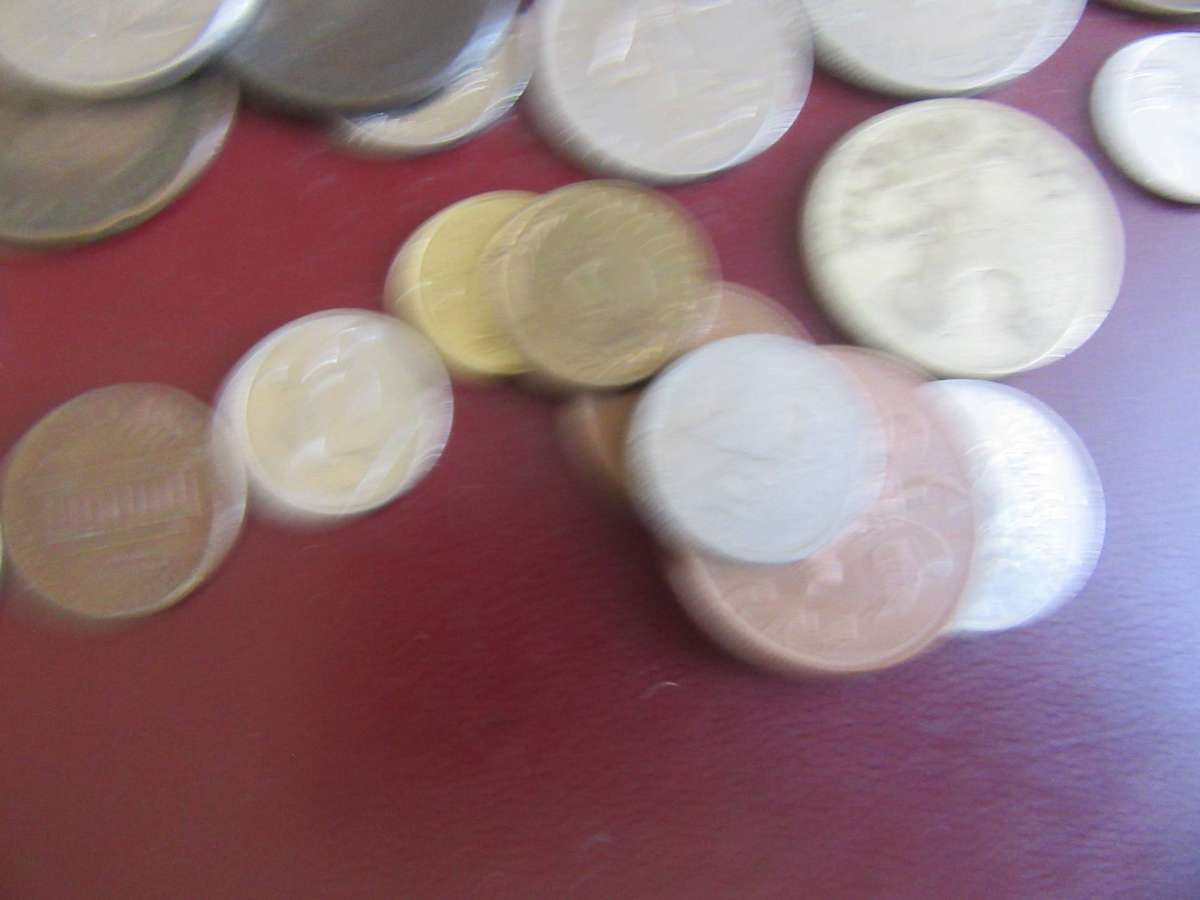 GOOD START FOR THE BEGINNER - 120 WORLD COINSINCL. RSA COINS - AS PER SCAN - LOT9 - BID PER COIN