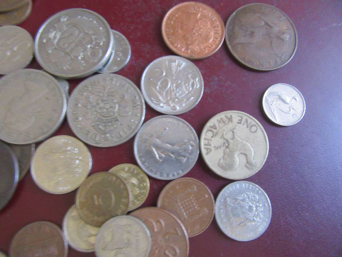 GOOD START FOR THE BEGINNER - 120 WORLD COINSINCL. RSA COINS - AS PER SCAN - LOT9 - BID PER COIN