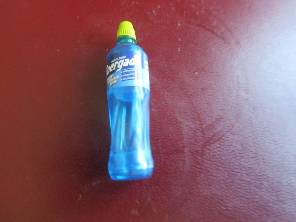 CHECKERS LITTLE SHOP GOES XTRA- 12 VARIOUS ITEMS - AS PER SCAN - BID PERITEM