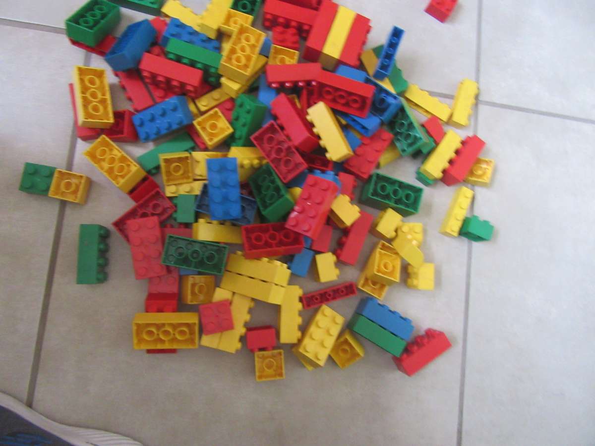 142 VARIOUS TYCO BUILDING BLOCKS - AS PER SCAN - BID PER ITEM