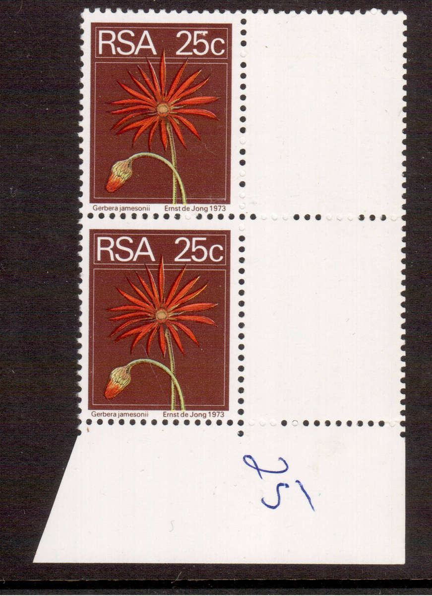 RSA SACC 361 - WHITE FLAW ON "5" VARIETY - UM PAIR - SEE SCAN