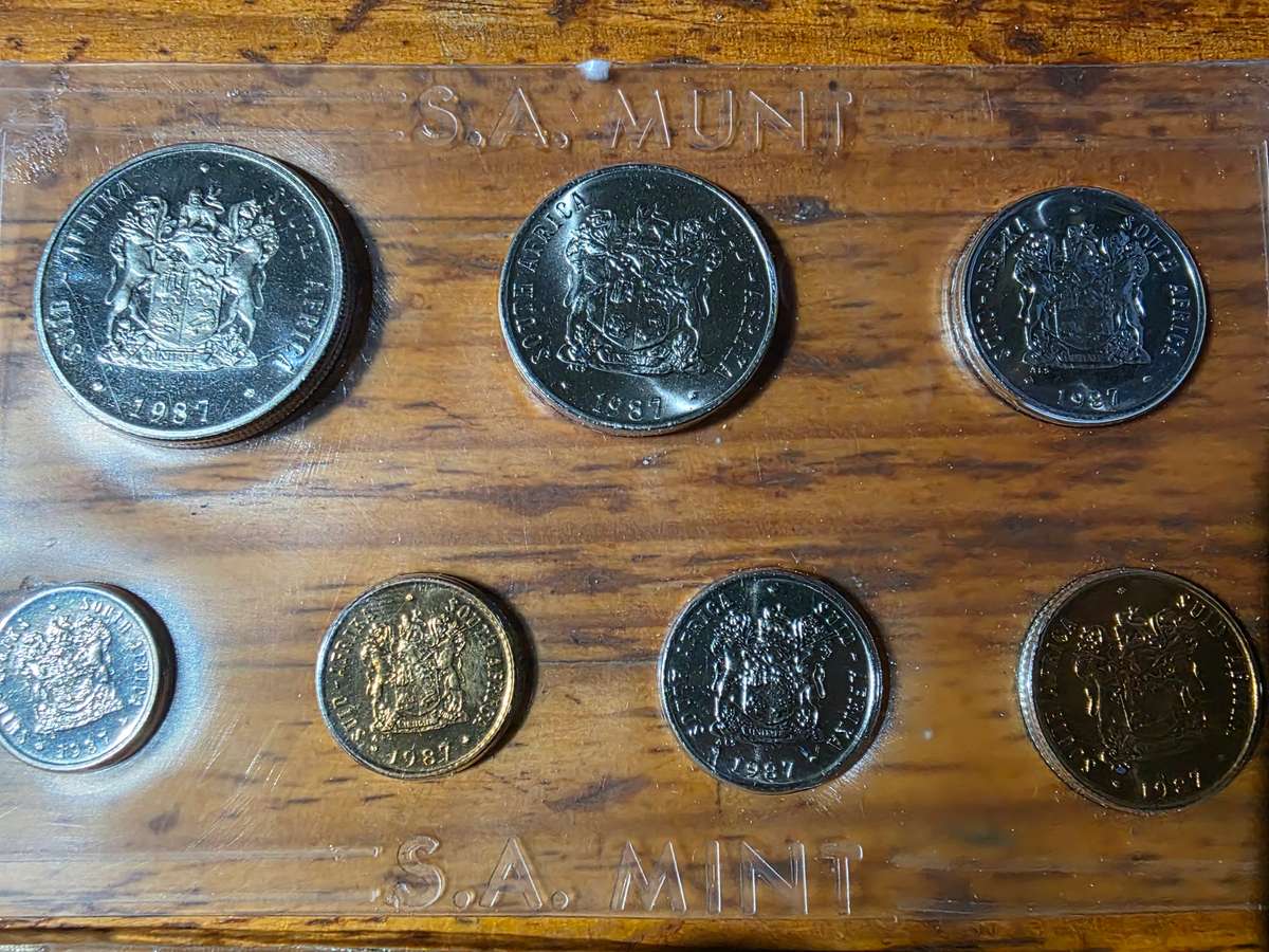 SA coin sets uncirculated