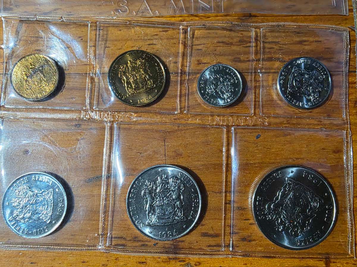 SA coin sets uncirculated