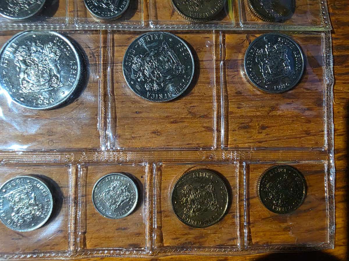 SA coin sets uncirculated