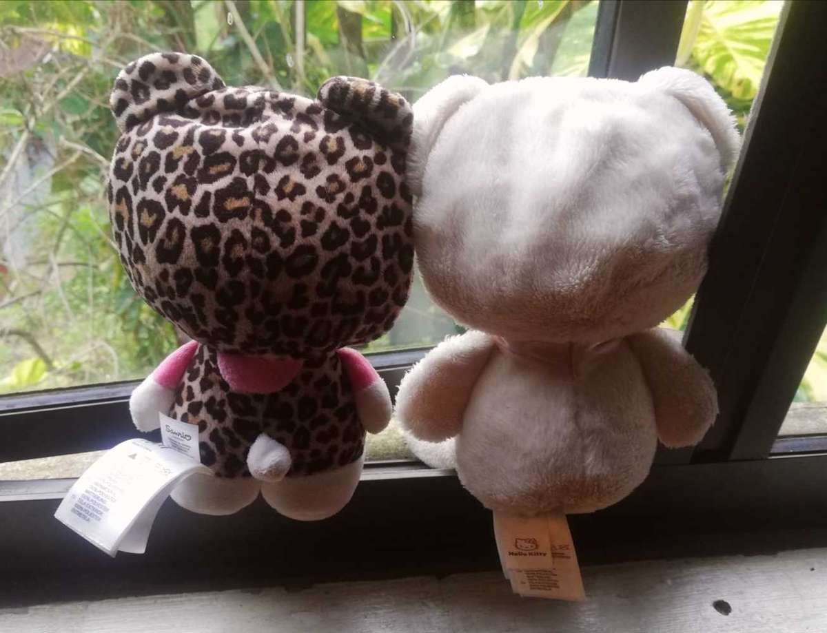 2x Hello Kitties with Leopard & Bear Hoodies!  Super Plush Sanrio Plush Toys!  18cm.