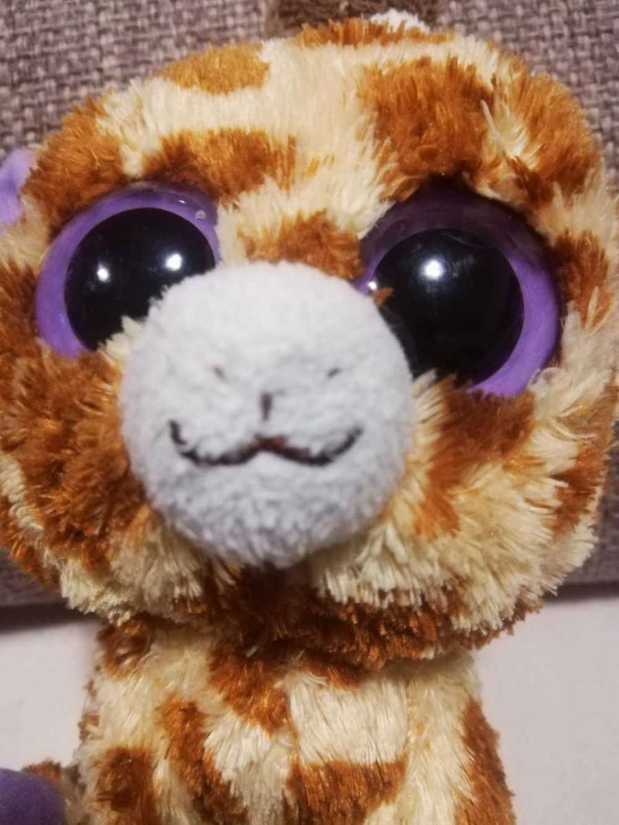 Collectable TY Beanie Boo Plush Giraffe named Safari. 18cm.