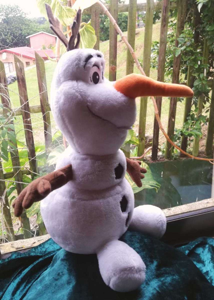 Disney's Olaf the Plush Snowman from Frozen!  30cm.