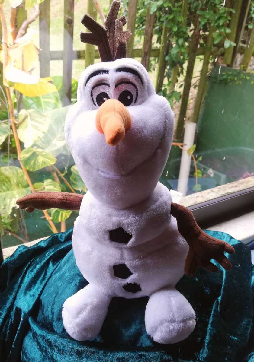 Disney's Olaf the Plush Snowman from Frozen!  30cm.