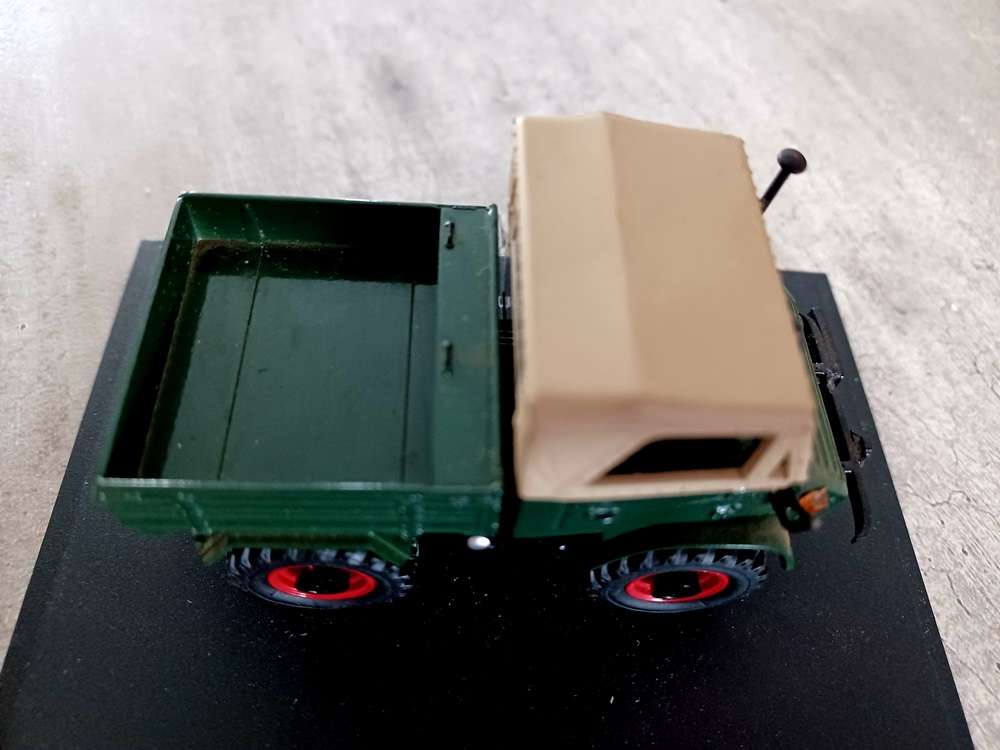 Model - Mercedes Unimog 1972 HACHETTE - Scale 1.43 (stock no 3)