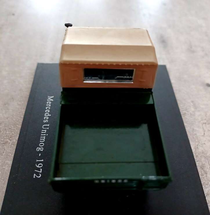 Model - Mercedes Unimog 1972 HACHETTE - Scale 1.43 (stock no 3)
