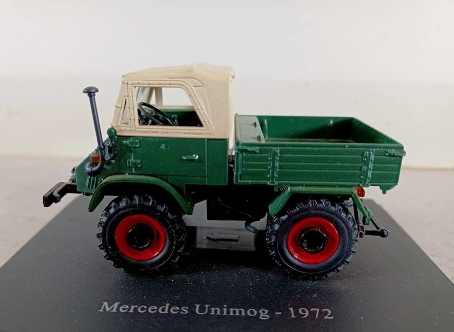 Model - Mercedes Unimog 1972 HACHETTE - Scale 1.43 (stock no 3)