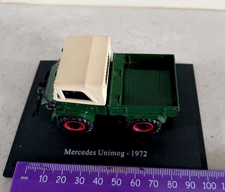 Model - Mercedes Unimog 1972 HACHETTE - Scale 1.43 (stock no 3)