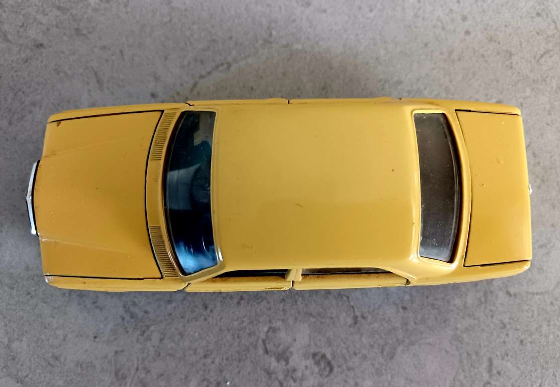 Model - Mercedes Benz 200d (CURSOR MODEL 576) - Made in Germany  (MOD010)