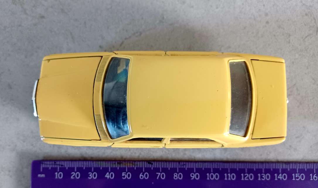 Model - Mercedes Benz 200d (CURSOR MODEL 576) - Made in Germany  (MOD010)