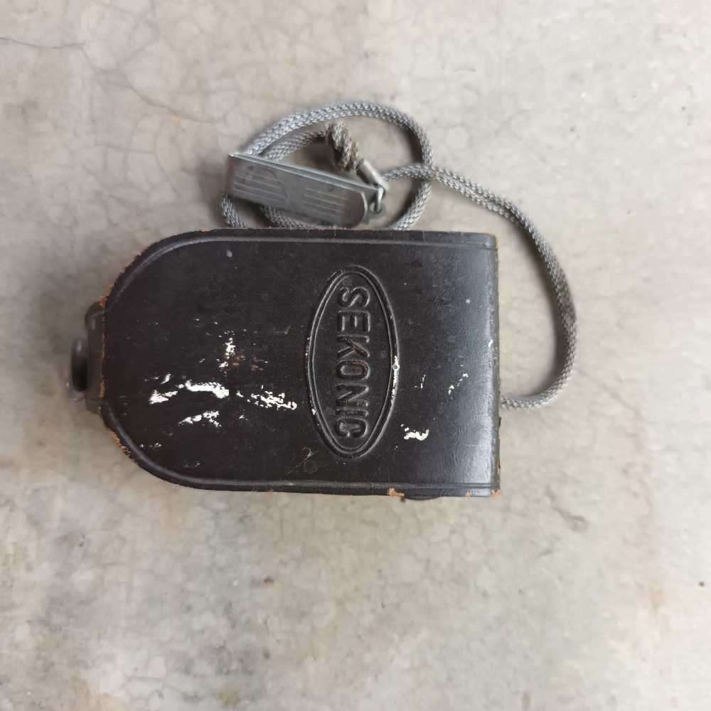 Sekonic F6 vintage light exposure meter with cover