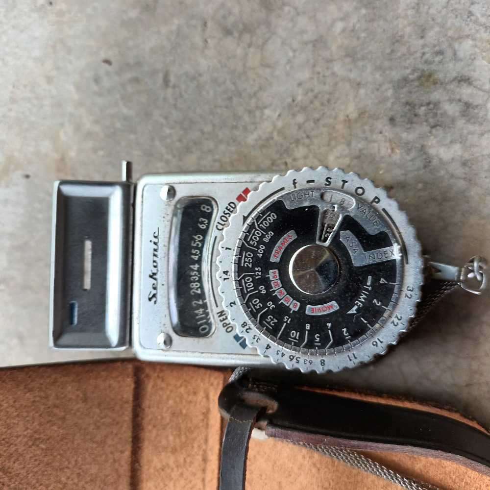 Sekonic F6 vintage light exposure meter with cover