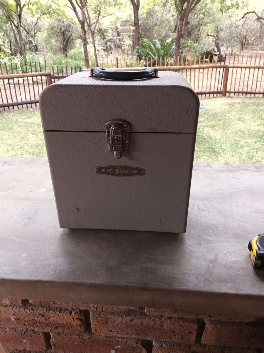 Elmo E-80 8mm kine movie projector